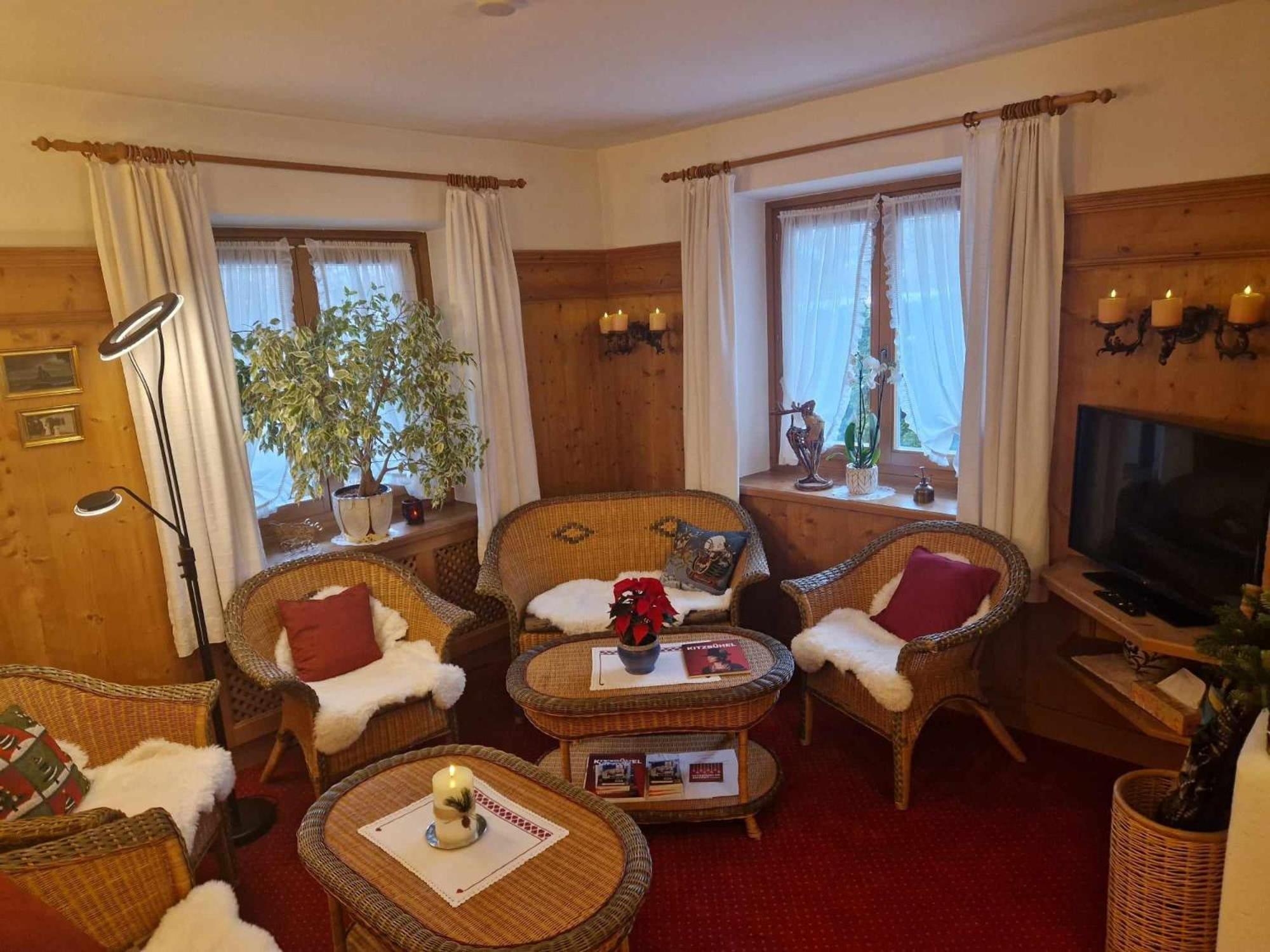 Pension Alpenrose Kitzbühel Buitenkant foto